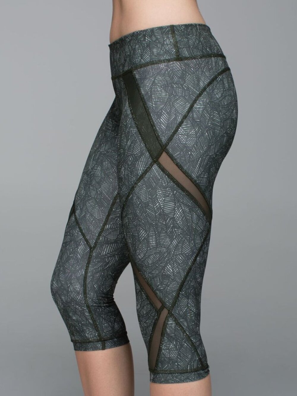 Lululemon Cool To Street Crop, sz 10
